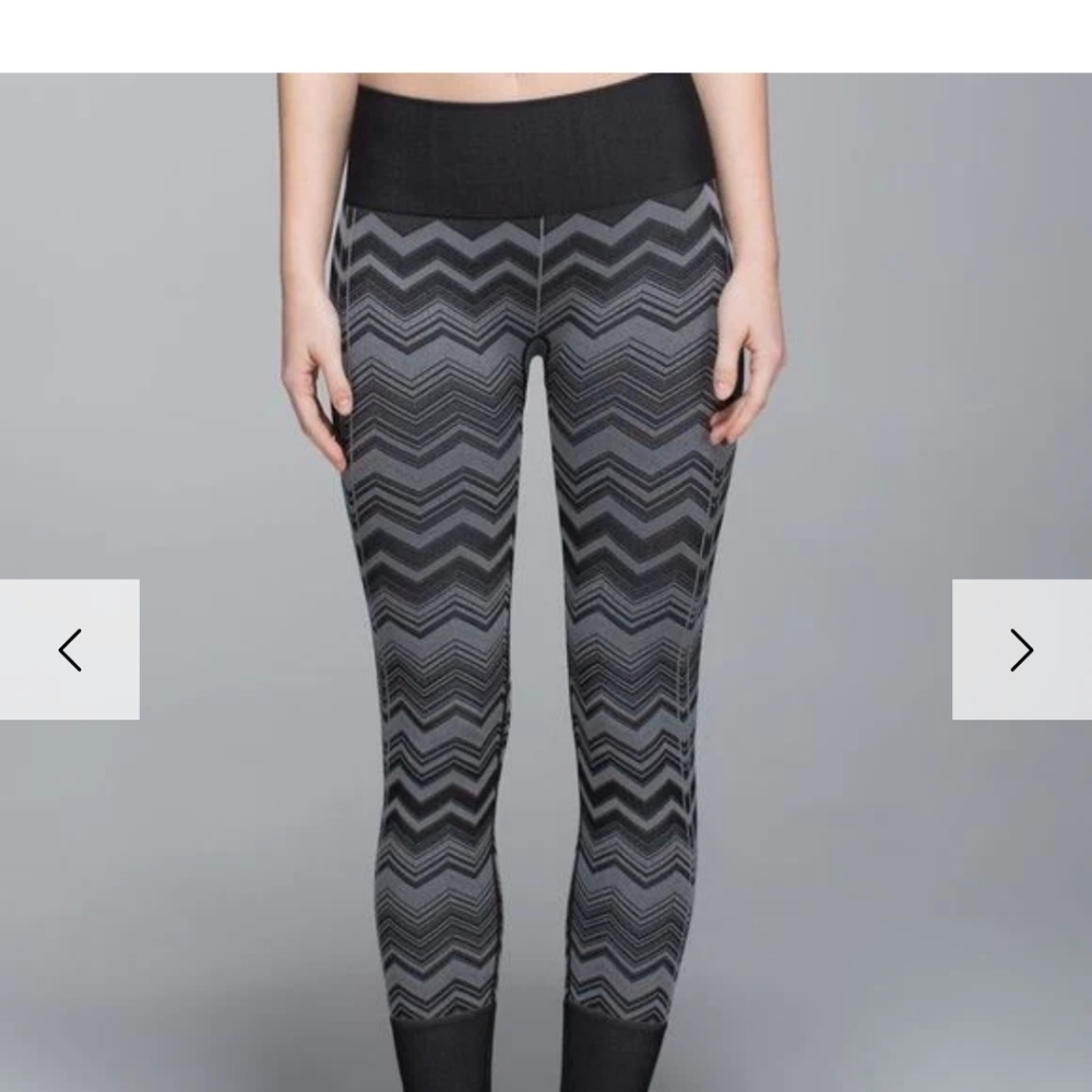 Lululemon Size 4 Ebb To Street Textured Leggings Black Gray chevron Zig Zag